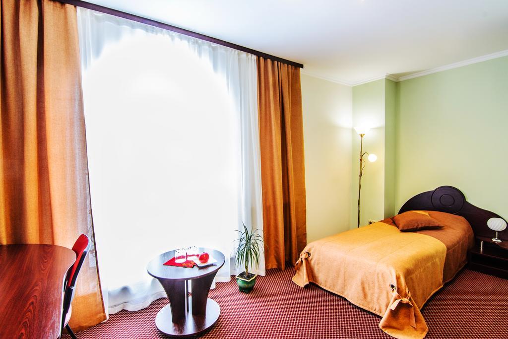 Terminal-A Hotel Rjasne-Roeske Kamer foto
