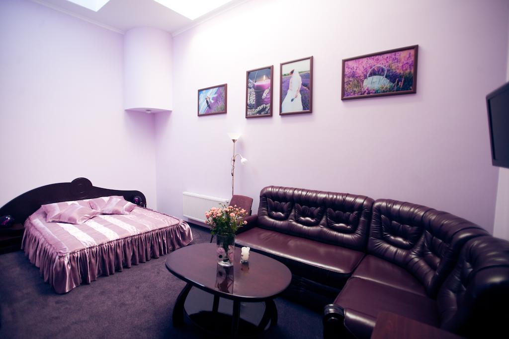 Terminal-A Hotel Rjasne-Roeske Kamer foto