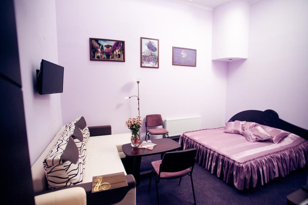Terminal-A Hotel Rjasne-Roeske Kamer foto
